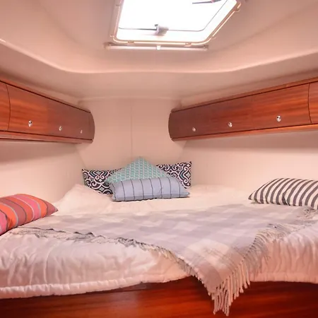 بوتيل Veleiro Oceanico De 12 M *