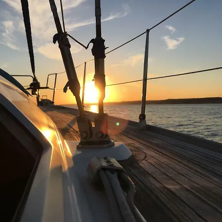 Veleiro Oceanico De 12 M Úszó hotel *