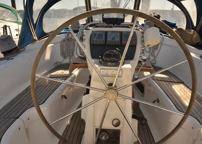 Veleiro Oceanico De 12 M Hotel en barco *